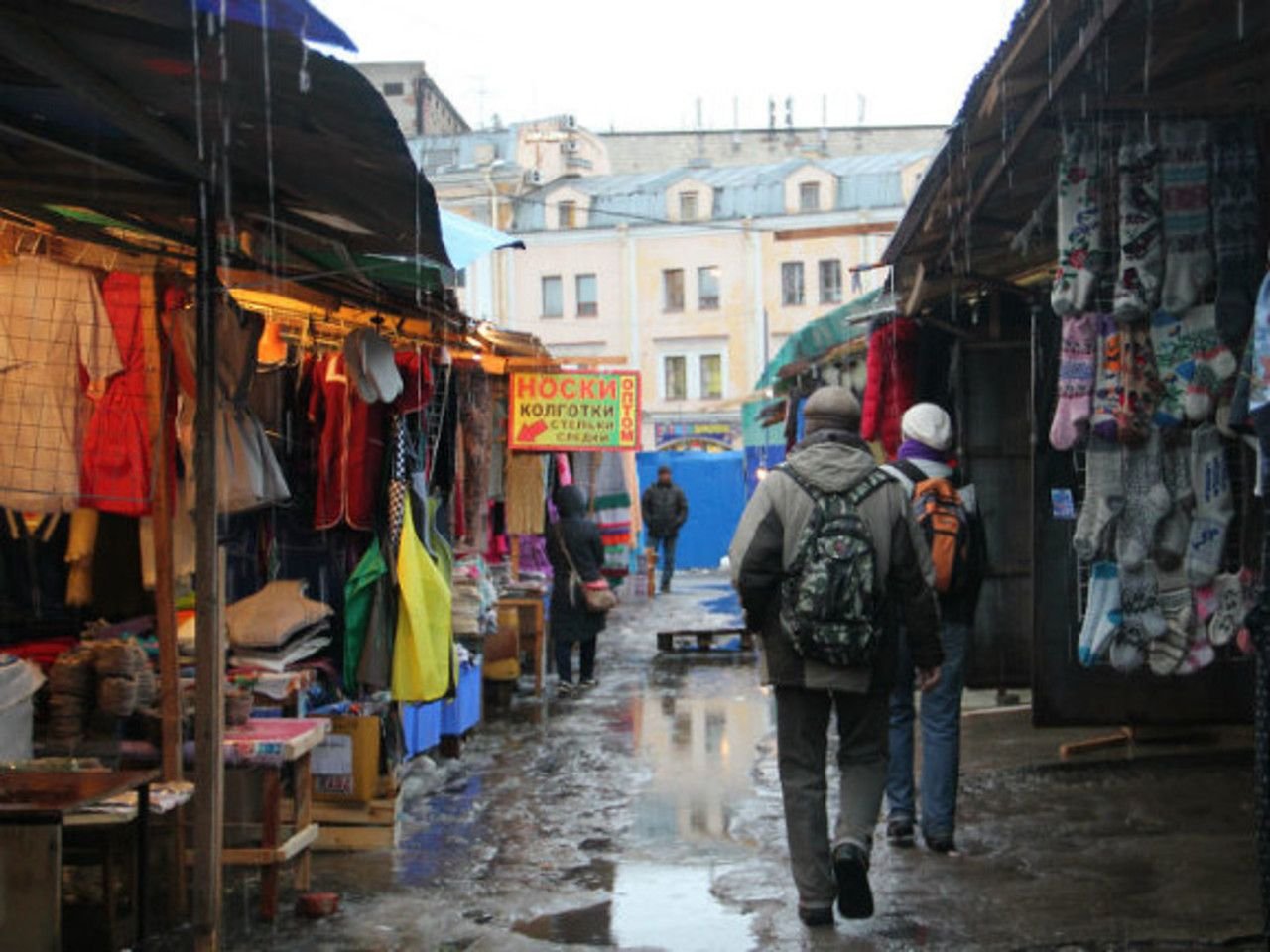 Апраксин двор санкт петербург. Апраксин двор Санкт-Петербург рынок. Питер Апраксин двор рынок. Апрашка Санкт Петербург. Вещевой рынок Апраксин двор в Санкт-Петербурге.