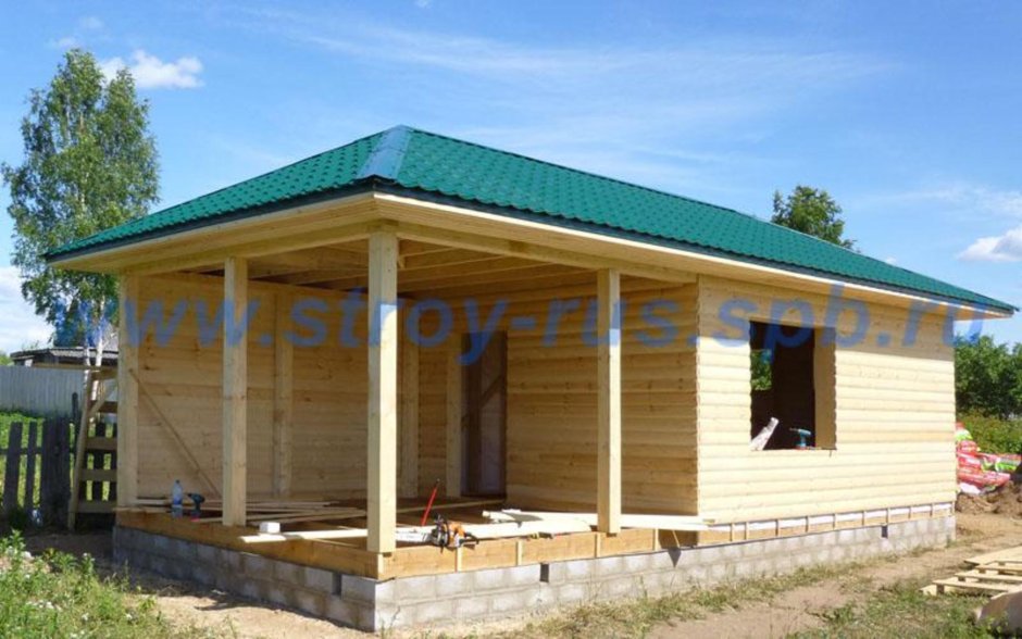 Баня с верандой из каркаса