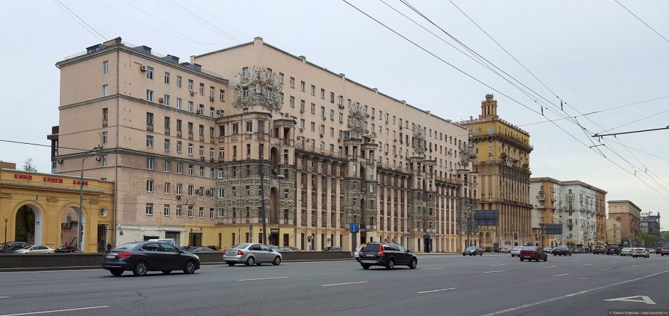 Дом урожай на Кутузовском проспекте