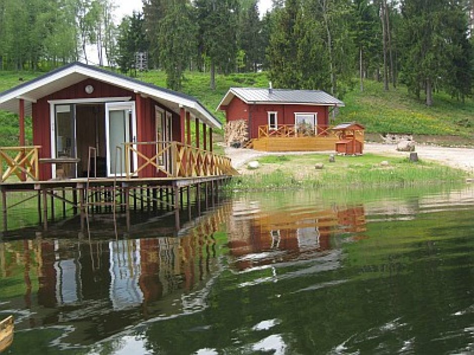 Снять дом у озера посуточно. Рыбацкий домик. Баня на берегу озера. Домик на воде. Домик для рыбалки.