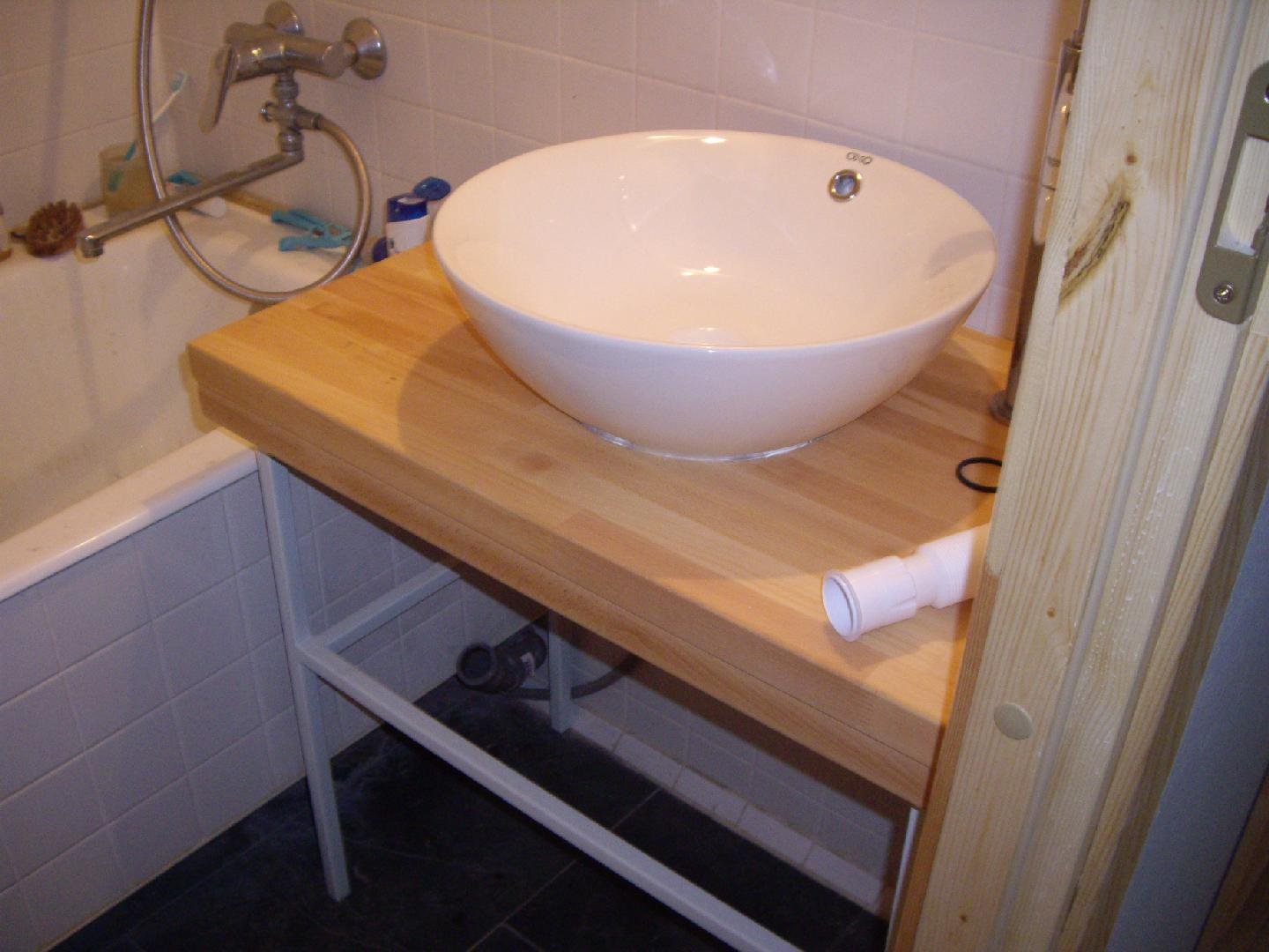 Раковина для ванны своими руками. Каркас под раковину в ванной. Каркас под столешницу в ванную. Столешница на ножках в ванную под раковину. Самодельная подставка под раковину.