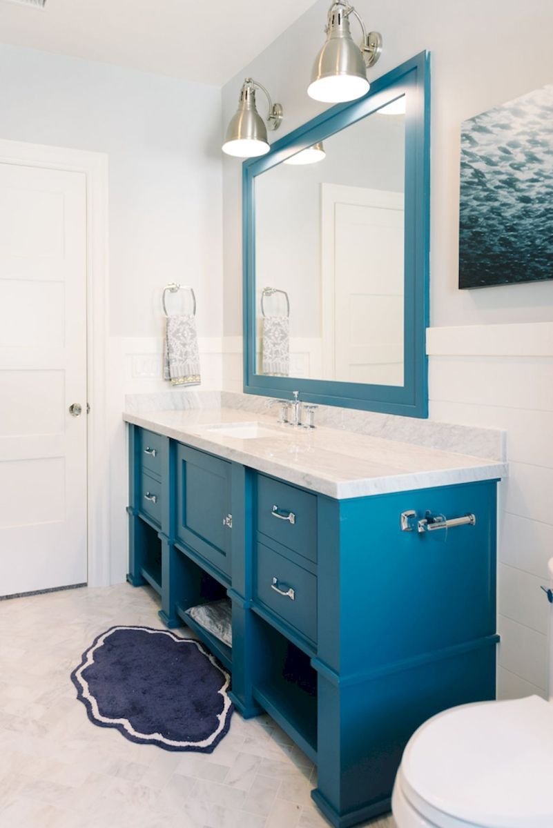 Голубая мебель для ванной комнаты