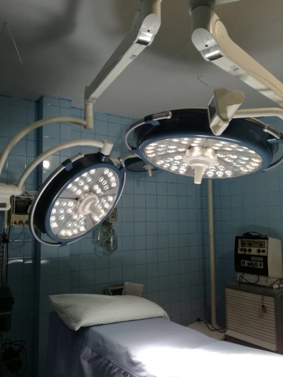 лампы для операционного стола