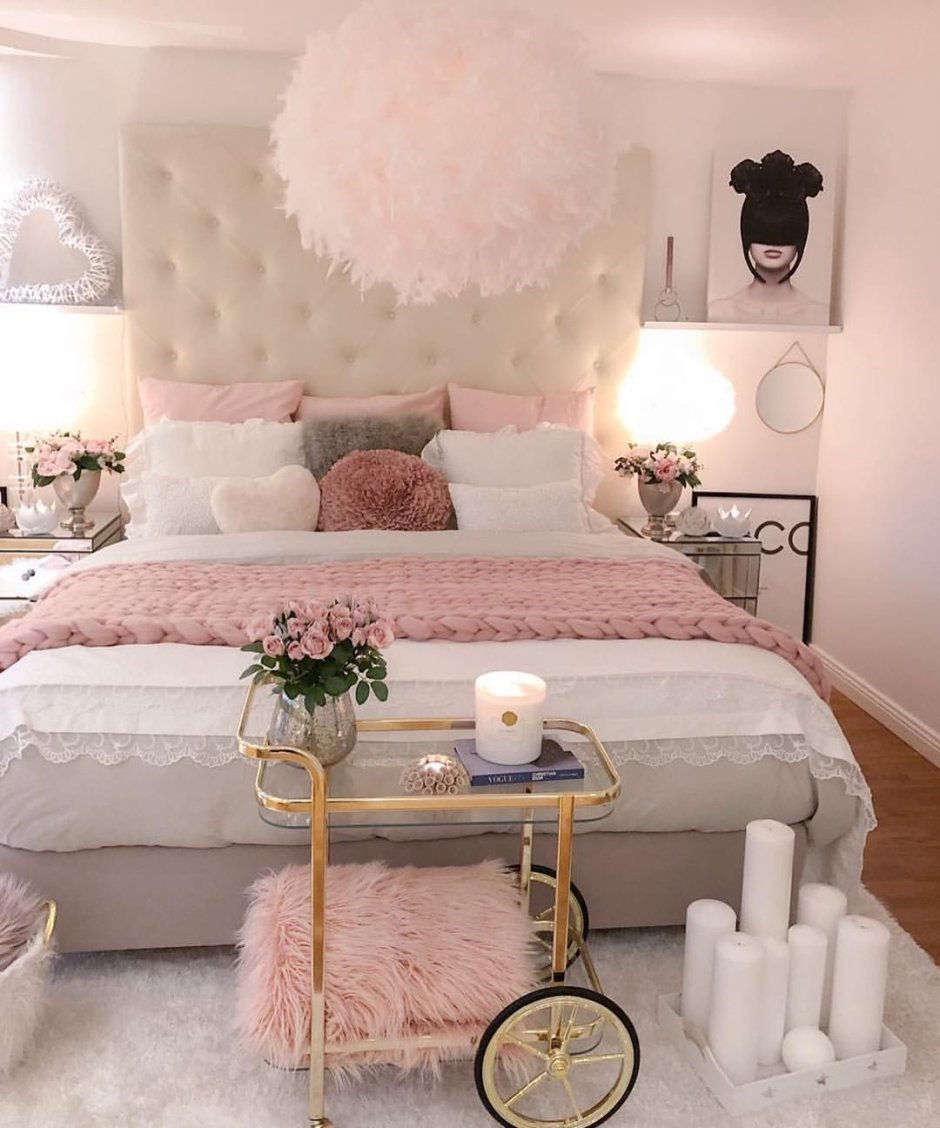 Розовый свет в спальне