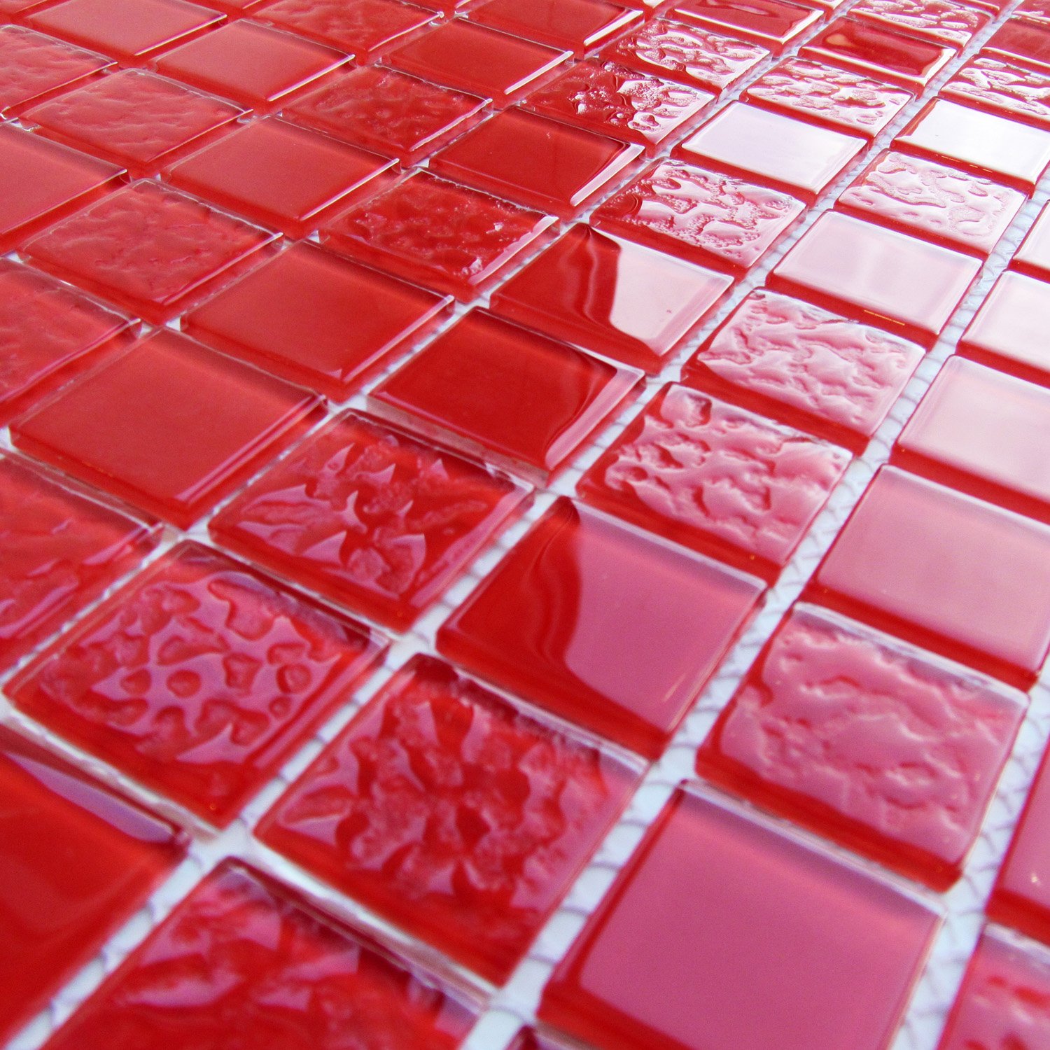 Купить плитку кафеля. Красная плитка. Красная глянцевая плитка. Плитка керамическая красная. Стеклянная плитка красная.