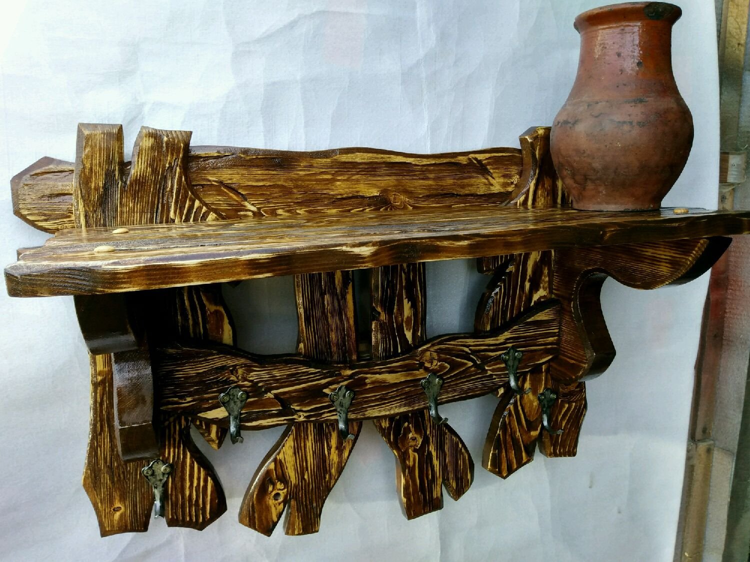 Izdeliya iz. Деревянные изделия. Мебель под старину. Полка из состаренного дерева. Мебель под старину из дерева.