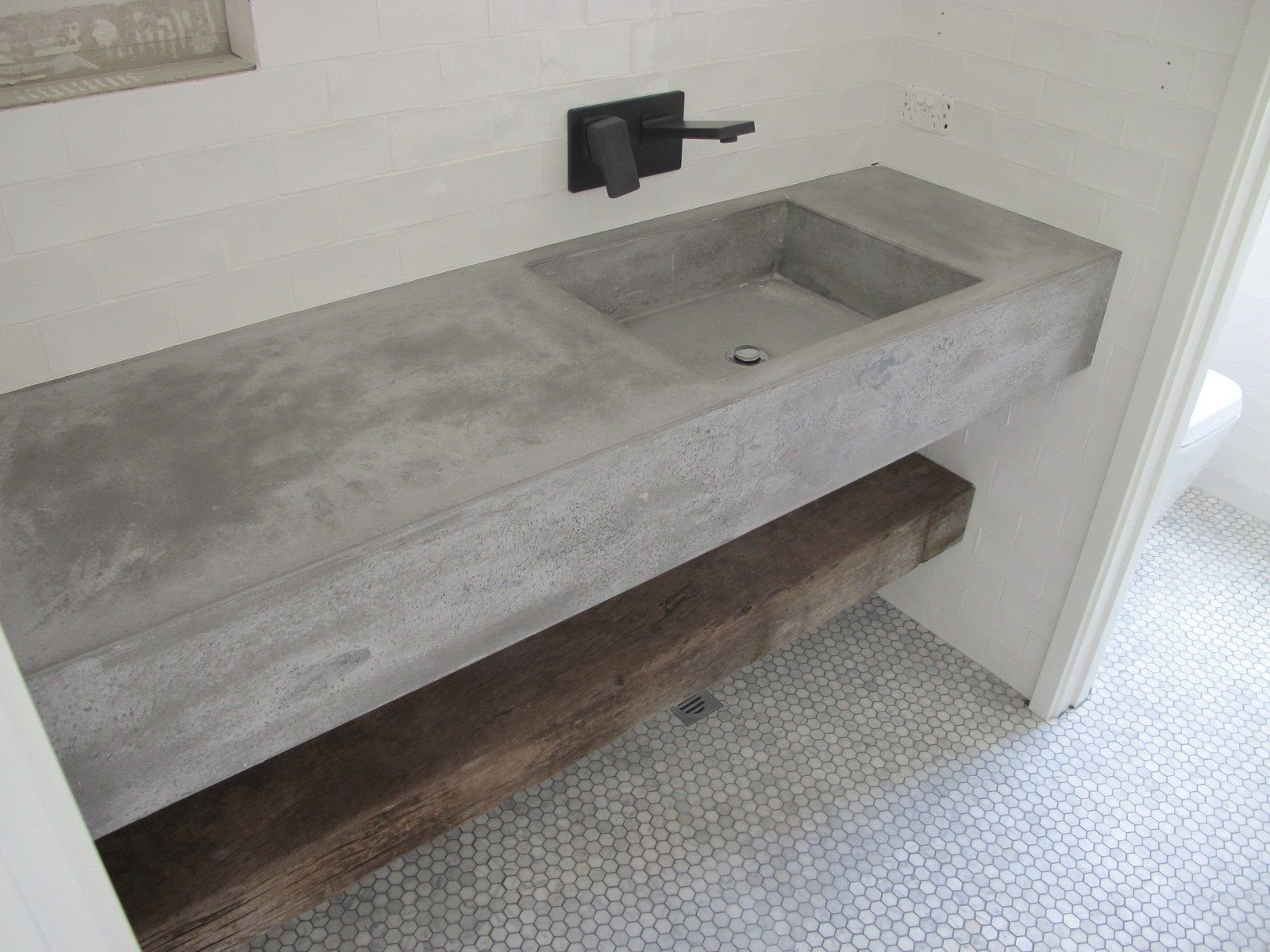 Столешница для ванной из бетона