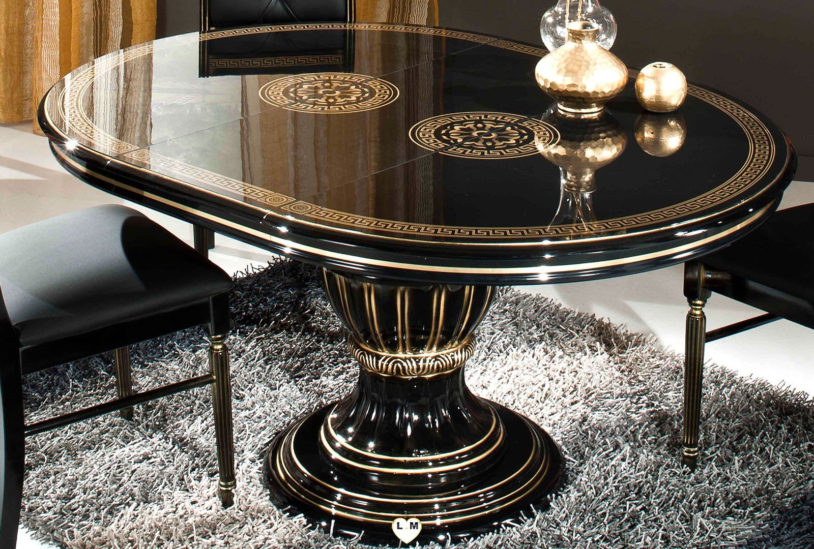 Стеклянный стол Версаче