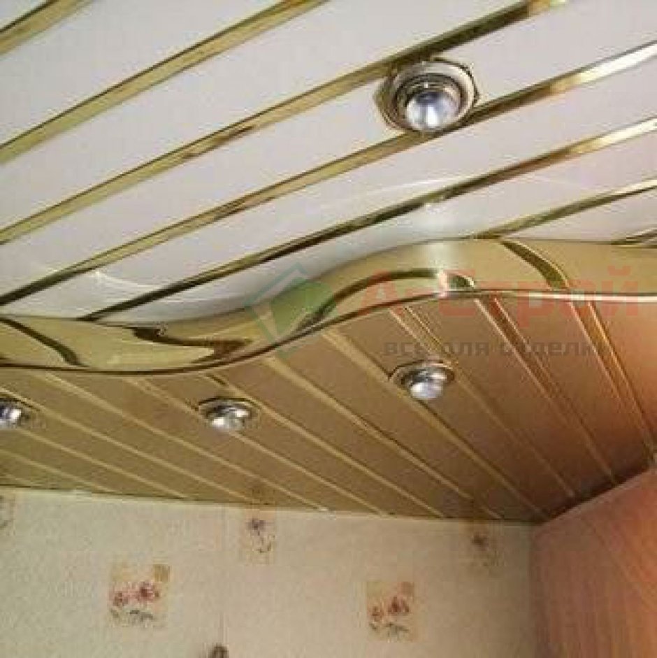 Потолок из алюминиевых панелей