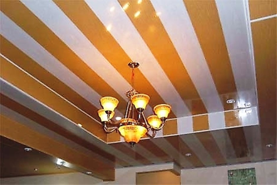 Красивые потолки из пластика