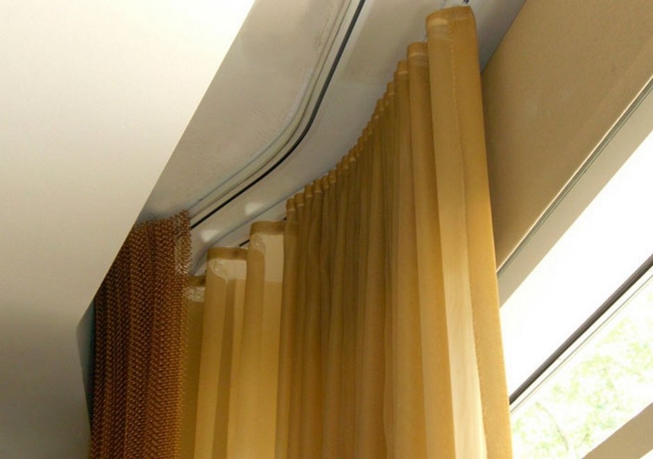 Настенные гардины для штор при натяжном потолке