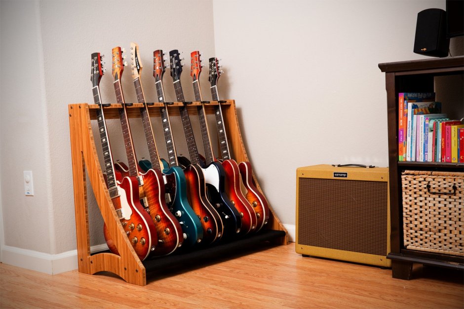 Шкаф для музыкальных инструментов