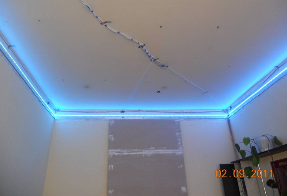 Потолок из синтепуха и светодиодной ленты