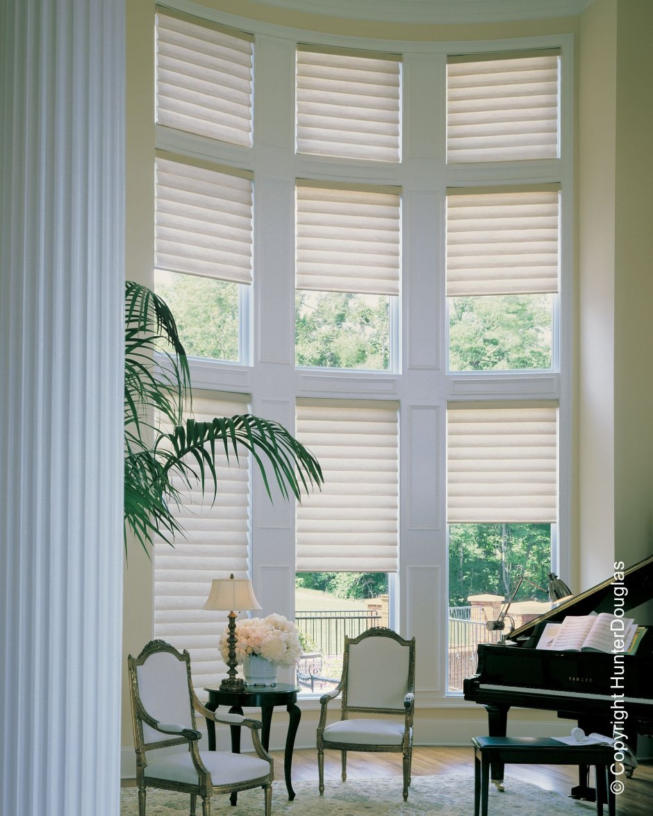 Рулонная штора электрокарниз Hunter Douglas