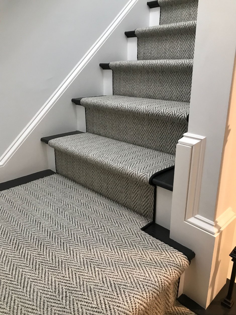Покрытие для ступеней лестницы в доме