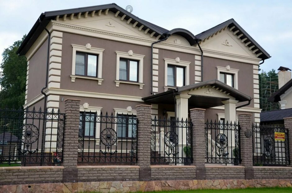 Декор фасада дома
