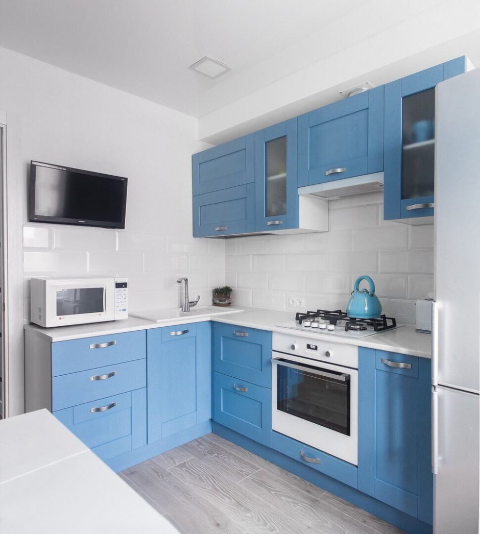 Кухонный гарнитур серо голубого цвета