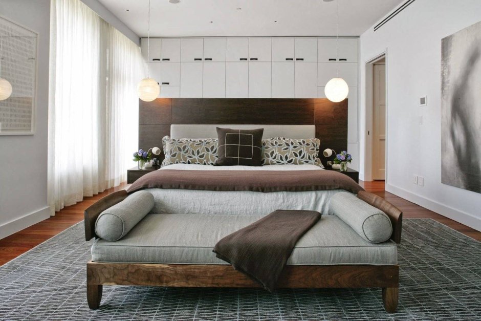 Прикроватный диванчик в спальне