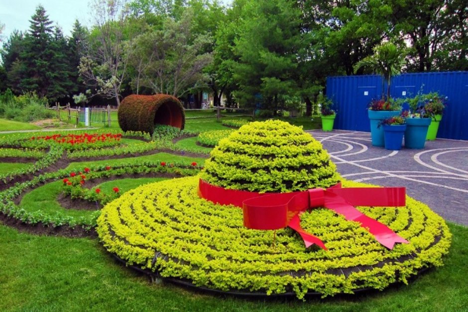 Красивые клумбы на даче