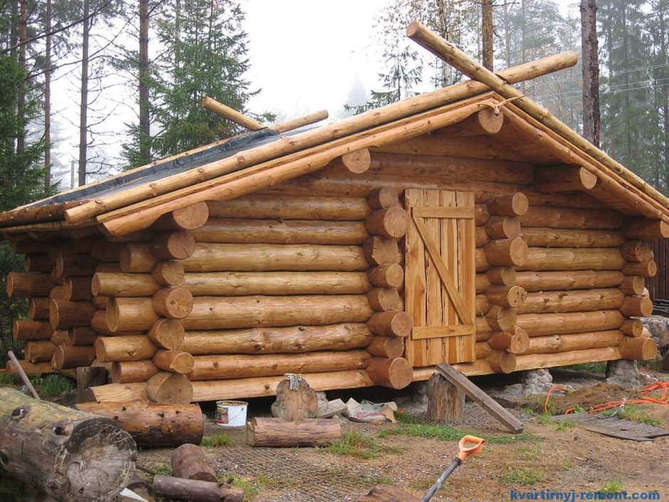 Дом из тесанного бревна