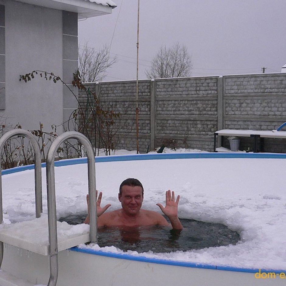 Бассейн зимой на улице