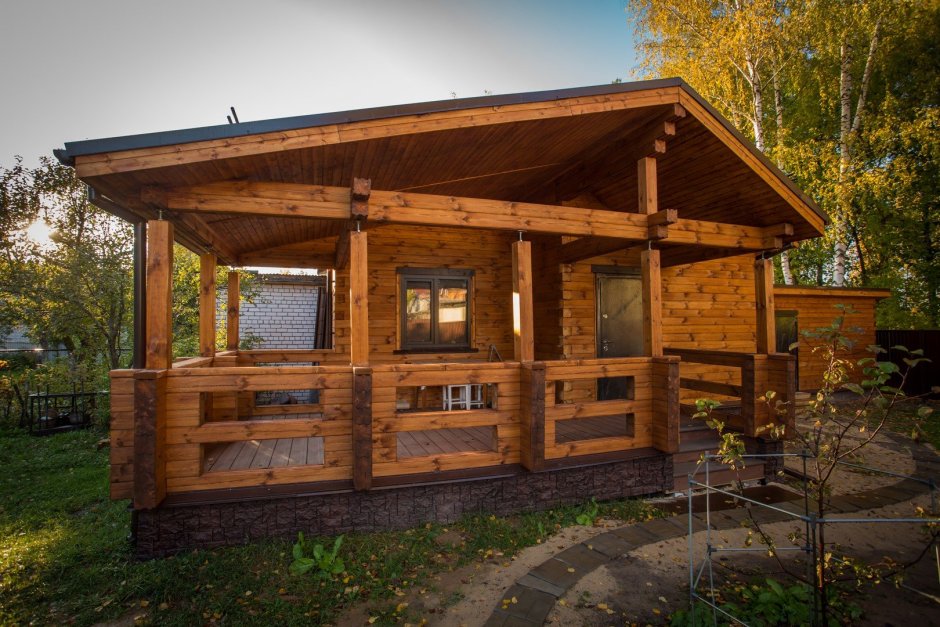 Баня из бруса 150х150 с беседкой