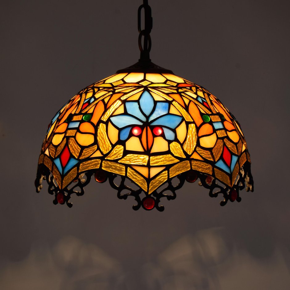 Светильник в восточном стиле из цветного стекла