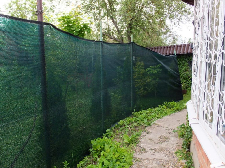 Сетка на забор для дачи зеленая затеняющая