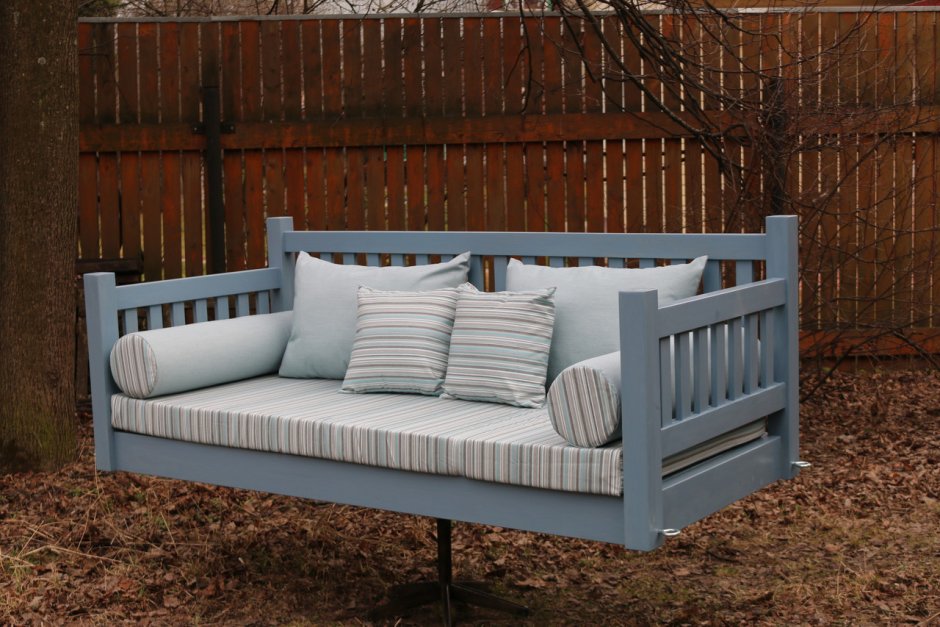 Деревянный диван для террасы