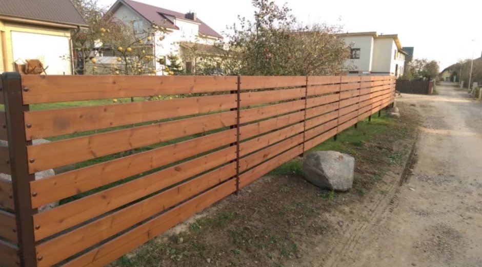 Забор деревянный белый горизонтальный