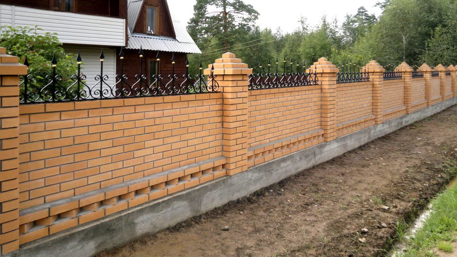 Бетонные столбы для забора