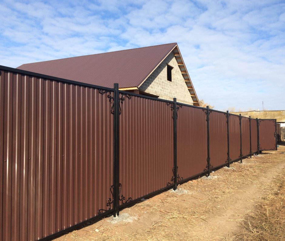Фото забор с воротами из профнастила