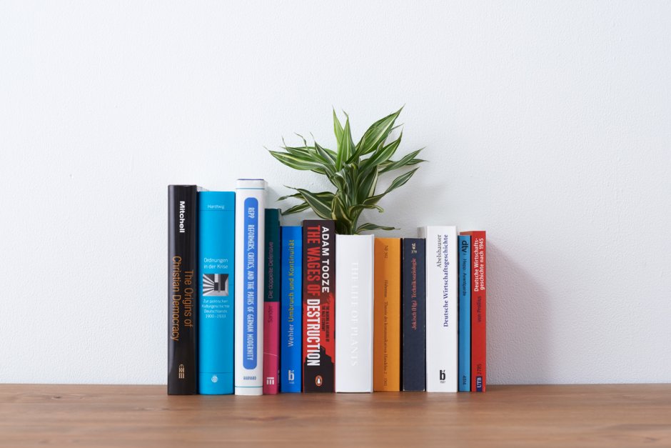 Полка с книжками