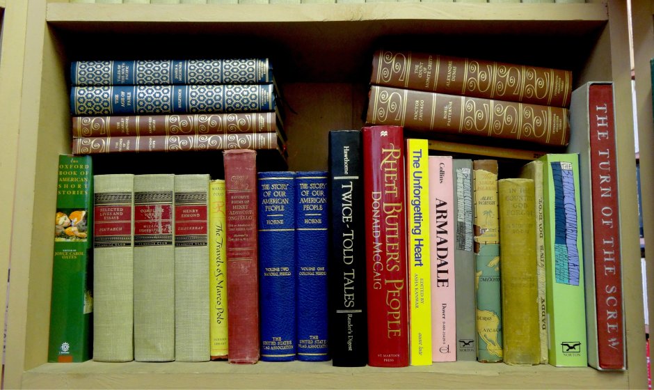 Советская полка для книг