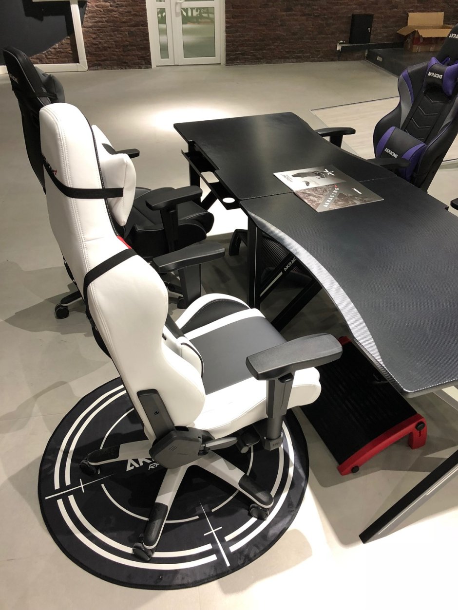 Игровое кресло e-Sport Gear ESG-203 Black/White/Red