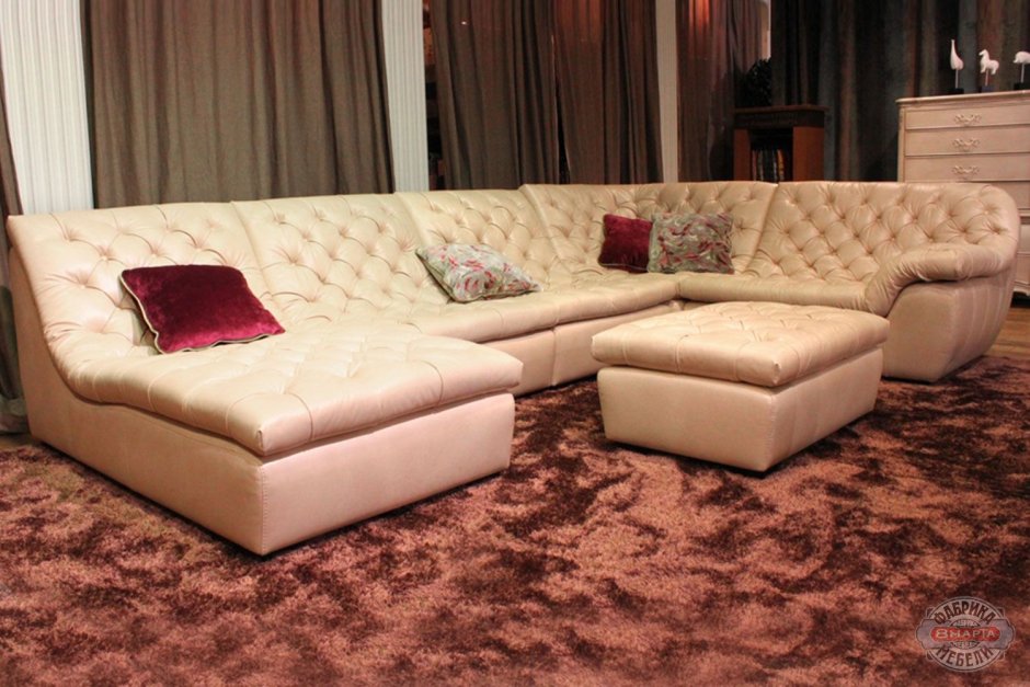 Угловой плетеный диван