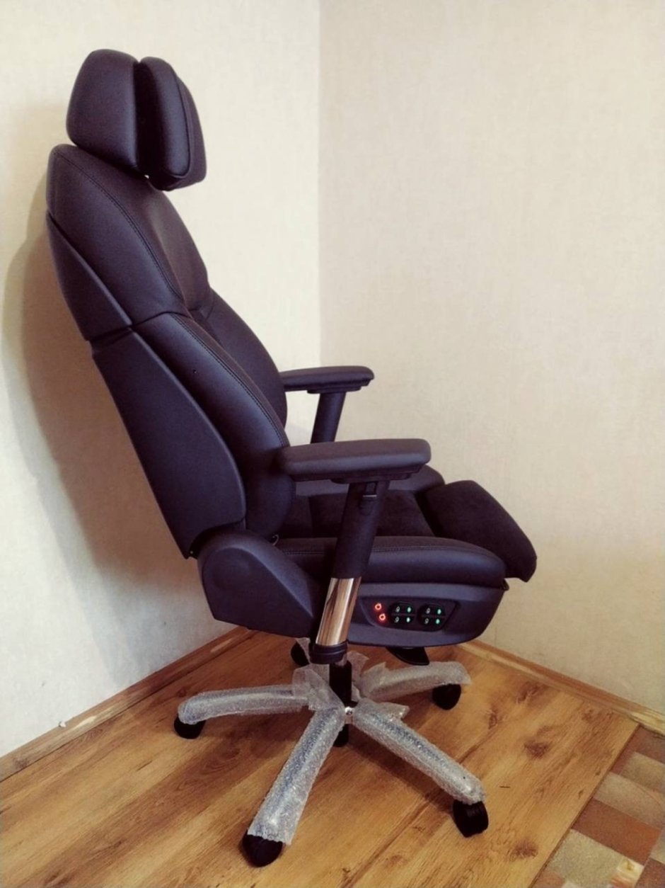 Офисное кресло BMW