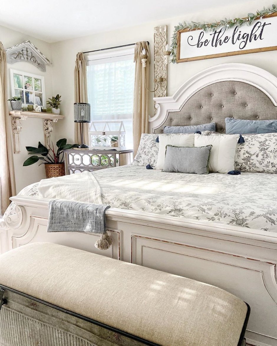 Scarlett Room