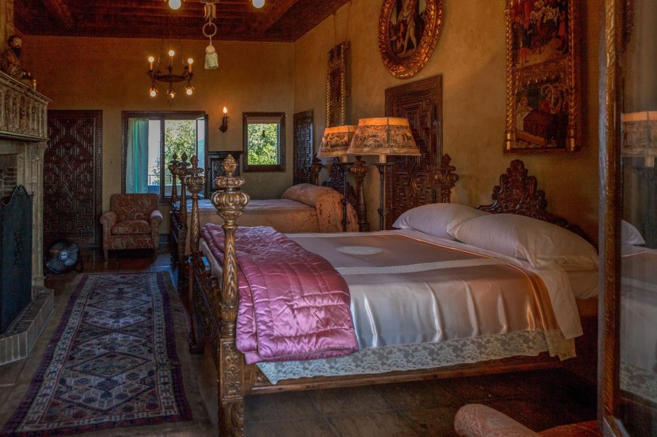 Hearst Castle спальни