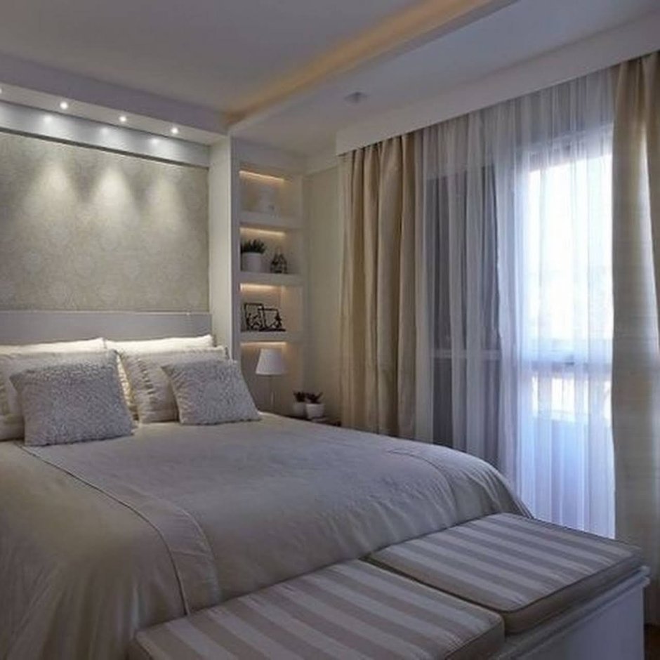 Дизайн спальни с одним окном
