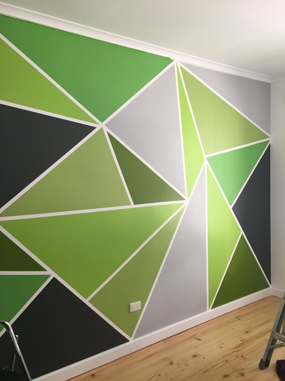 Геометрия на стене в интерьере краской
