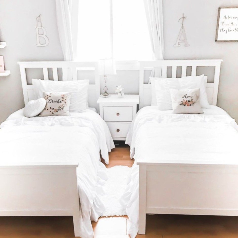Кровати для двух девочек в маленькую комнату