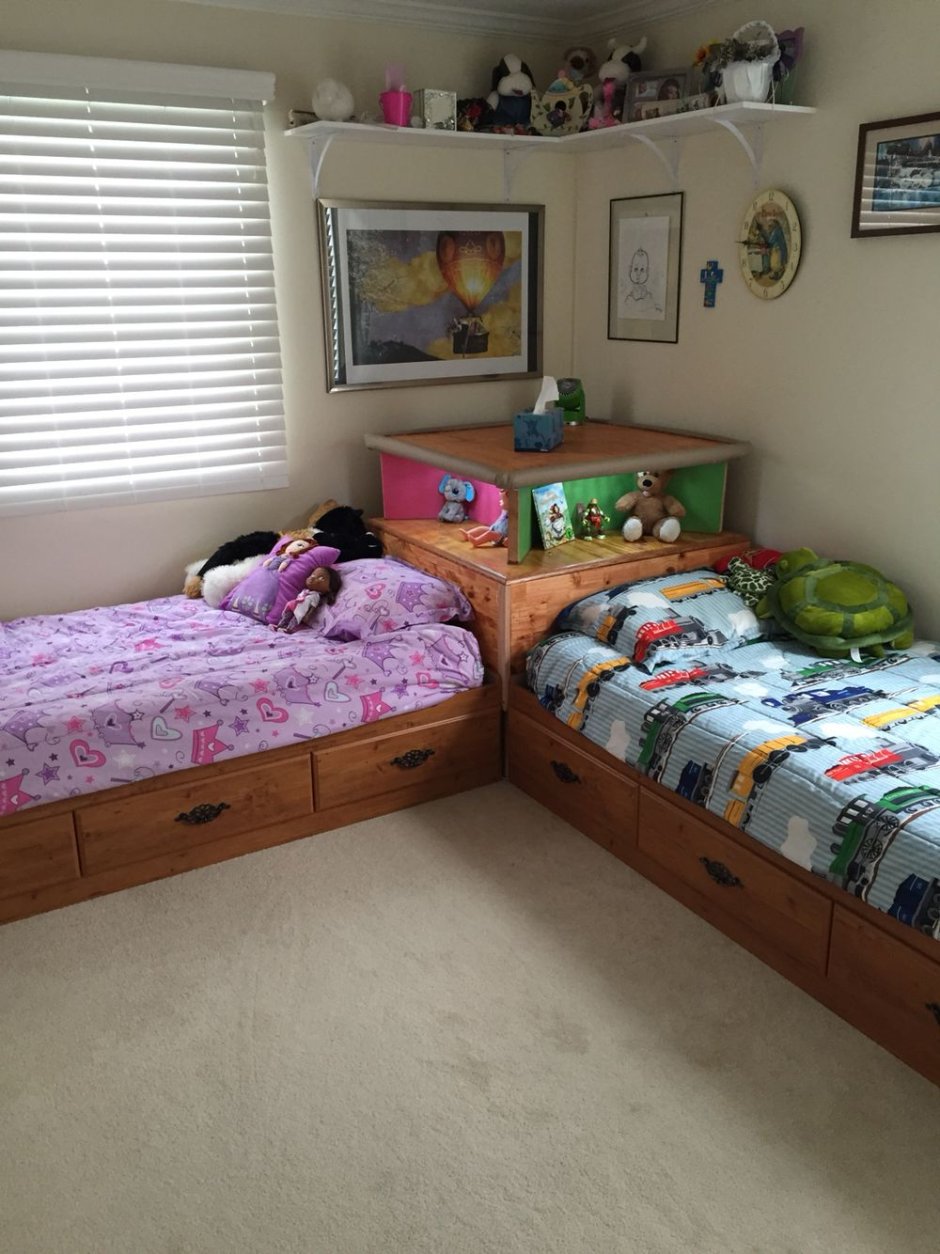 кровати для 2 девочек в маленькую комнату