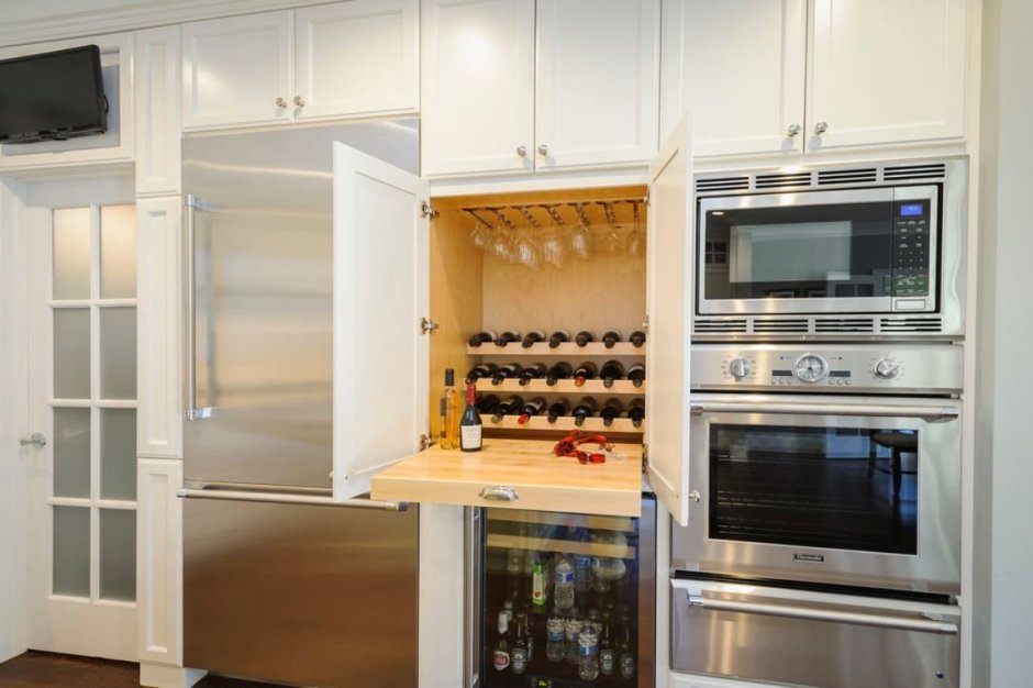 Встроенный холодильник в нижнюю базу кухни