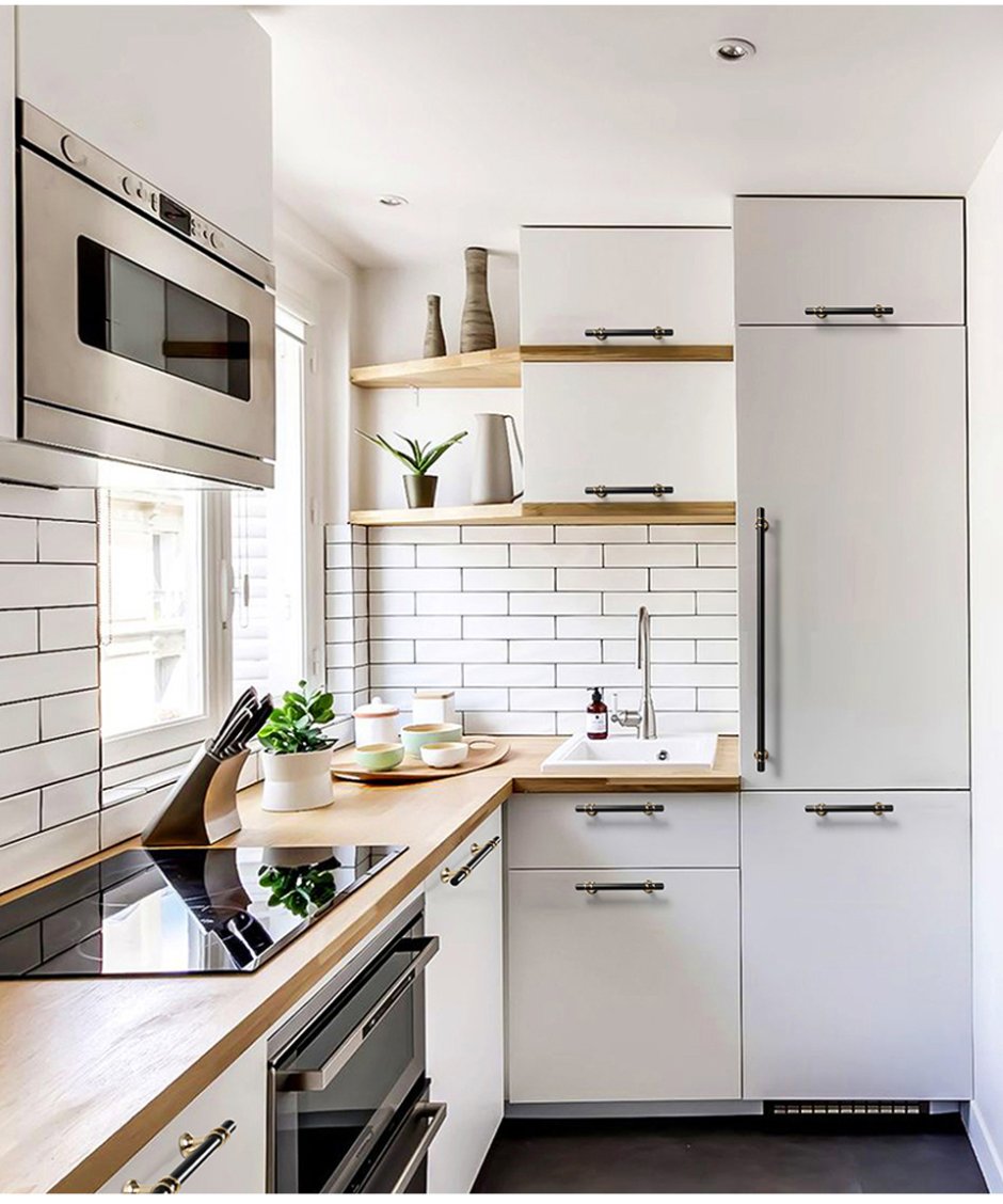 Проекты маленьких кухонь с холодильниками