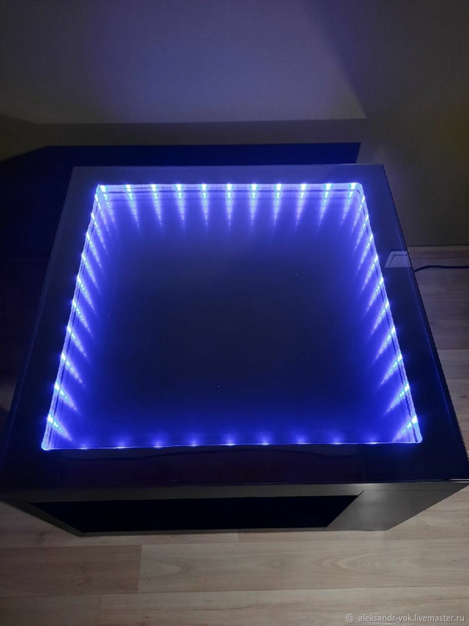 Кухонный стол с подсветкой бесконечность