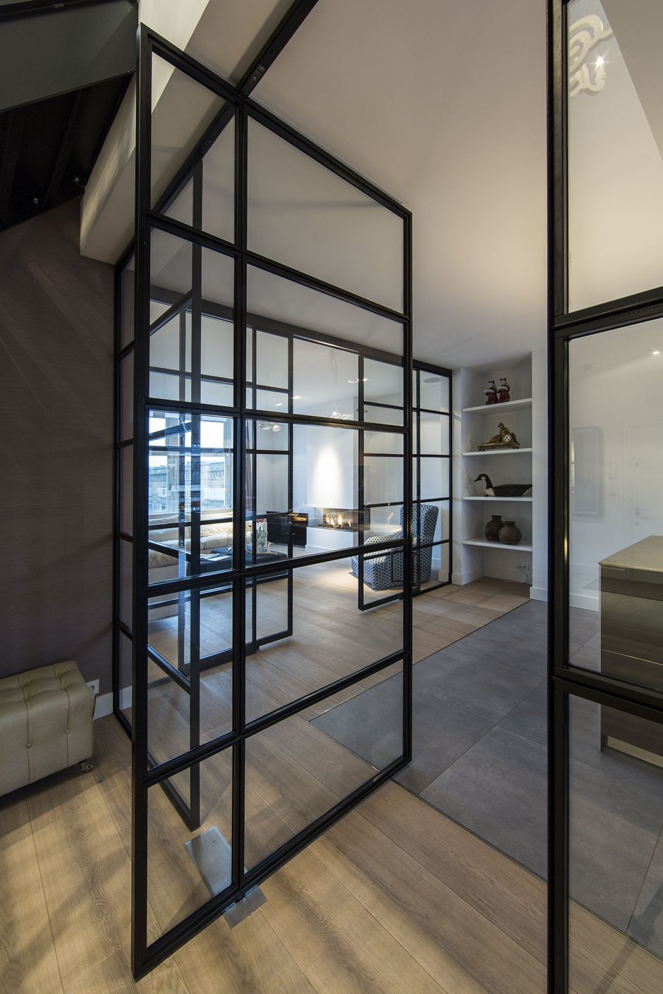 Металлическая стеклянная перегородка