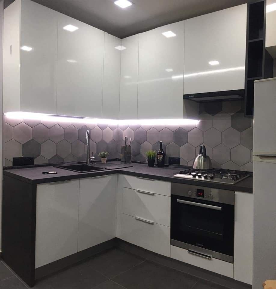 Кухни белые глянцевые угловые