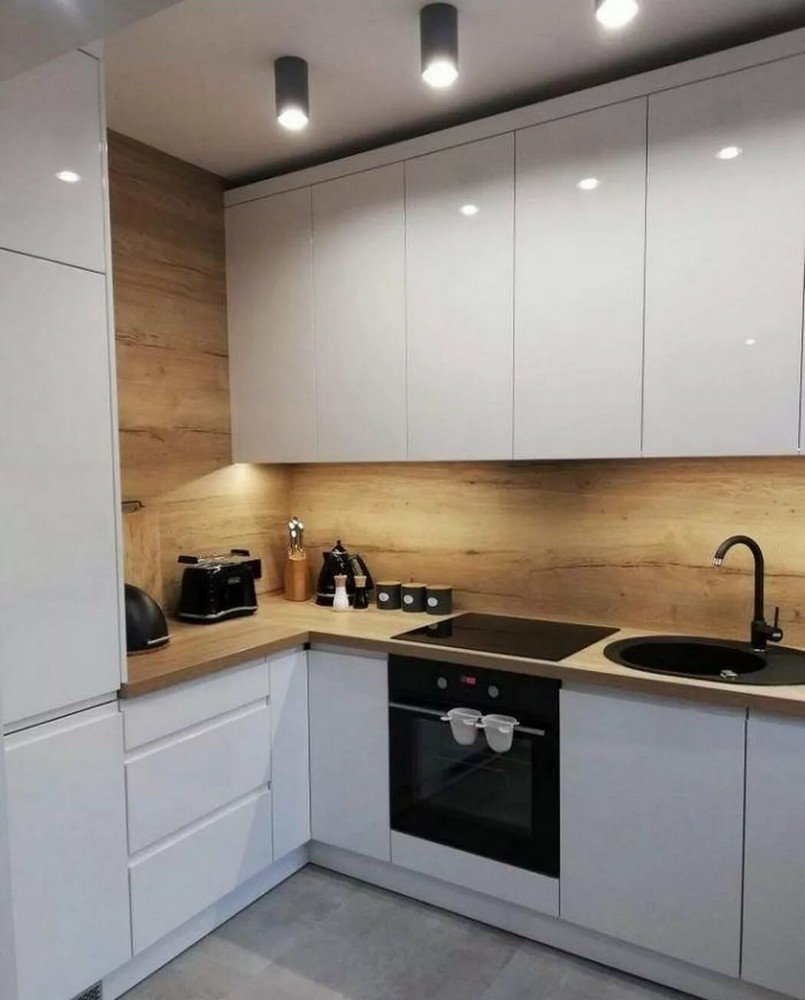 Белая кухня икеа Воксторп с деревянной столешницей