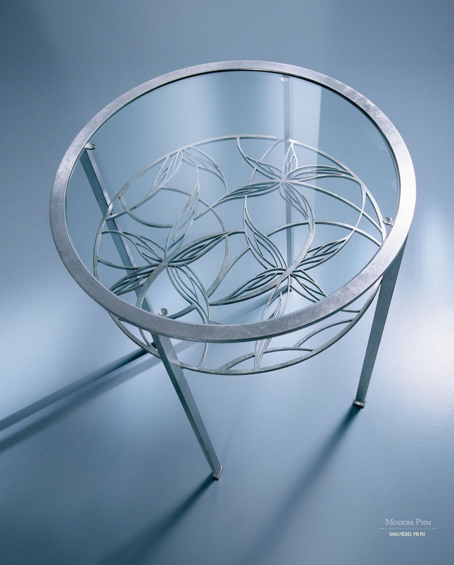 Столик из металла и стекла